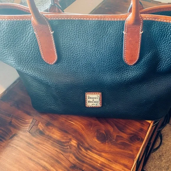 🖤 Dooney & Bourke Black and Brown Leather Purse.🖤 - Picture 5 of 12